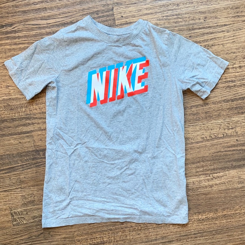 Nike boys shirt